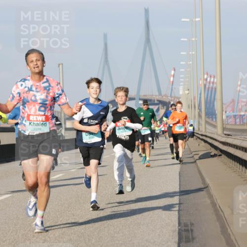 03.10.2025 - Köhlbrandbrückenlauf Jannik Wohlers http://msf.ph/oto/9072082 03.10.2025 09:49:58 Position 3 1039, 3196, 1173 meine-sportfotos.de