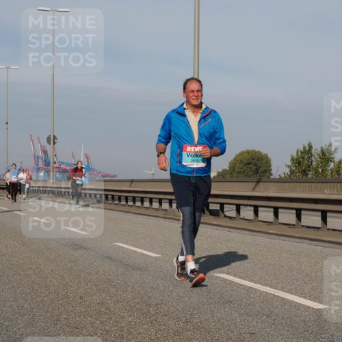 03.10.2025 - Köhlbrandbrückenlauf Fabian Wolf http://msf.ph/oto/9072084 03.10.2025 10:13:24 Position 3 2659 meine-sportfotos.de