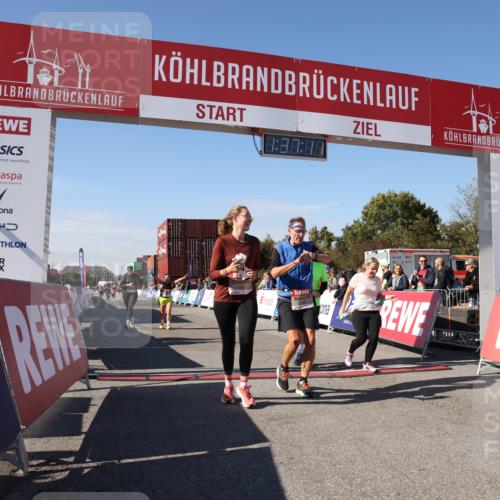 03.10.2025 - Köhlbrandbrückenlauf Lena Gebhardt http://msf.ph/oto/9072095 03.10.2025 13:37:11 Ziel 5143, 5262, 5303, 5466, 5507, 5576, 5592, 6104, 6380, 6381, 6521 meine-sportfotos.de