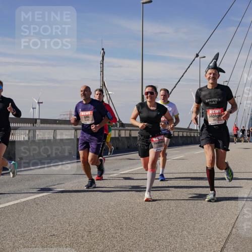 03.10.2025 - Köhlbrandbrückenlauf Michael Burmester http://msf.ph/oto/9072099 03.10.2025 12:37:07 Position 2 4099 meine-sportfotos.de