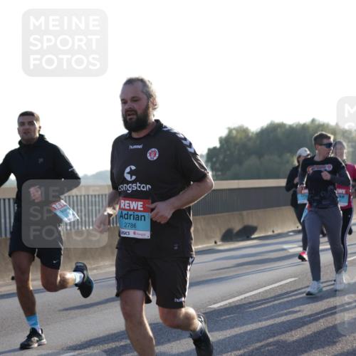 03.10.2025 - Köhlbrandbrückenlauf Jannik Wohlers http://msf.ph/oto/9072133 03.10.2025 09:18:05 Position 3 2786, 42, 1598 meine-sportfotos.de