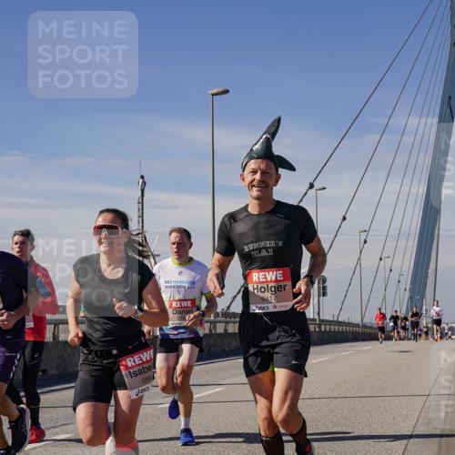 03.10.2025 - Köhlbrandbrückenlauf Michael Burmester http://msf.ph/oto/9072138 03.10.2025 12:37:08 Position 2 4099, 5898, 6417 meine-sportfotos.de