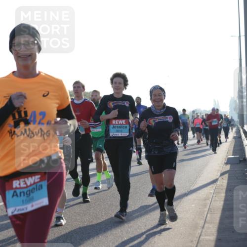 03.10.2025 - Köhlbrandbrückenlauf Jannik Wohlers http://msf.ph/oto/9072141 03.10.2025 09:18:06 Position 3 3010, 1598 meine-sportfotos.de
