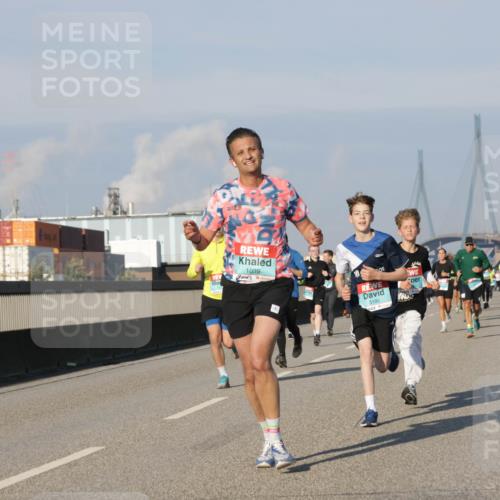 03.10.2025 - Köhlbrandbrückenlauf Jannik Wohlers http://msf.ph/oto/9072146 03.10.2025 09:49:59 Position 3 1039, 3196 meine-sportfotos.de