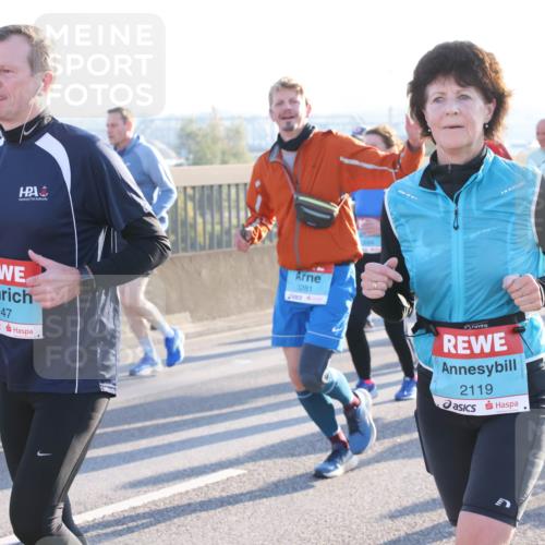 03.10.2025 - Köhlbrandbrückenlauf Lena Gebhardt http://msf.ph/oto/9072158 03.10.2025 09:24:47 Position 1 3147, 3281, 2119, 031 meine-sportfotos.de