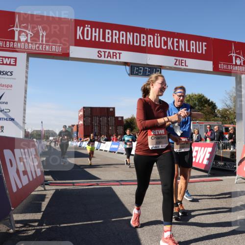 03.10.2025 - Köhlbrandbrückenlauf Lena Gebhardt http://msf.ph/oto/9072159 03.10.2025 13:37:12 Ziel 5143, 5262, 5303, 5466, 5507, 5576, 6104, 6380, 6381, 6521 meine-sportfotos.de