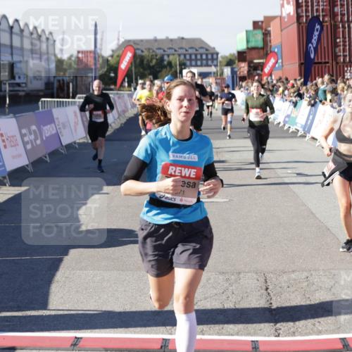 03.10.2025 - Köhlbrandbrückenlauf Jannik Wohlers http://msf.ph/oto/9072171 03.10.2025 13:15:34 Ziel 4031, 4267, 4399, 4421, 4577, 4678, 4704, 4797, 4803, 4871, 4958, 4962, 5309, 5942, 6019, 6535, 6772 meine-sportfotos.de