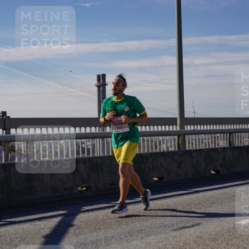 03.10.2025 - Köhlbrandbrückenlauf Michael Burmester http://msf.ph/oto/9072172 03.10.2025 12:37:11 Position 2 4102 meine-sportfotos.de