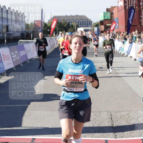 03.10.2025 - Köhlbrandbrückenlauf Jannik Wohlers http://msf.ph/oto/9072189 03.10.2025 13:15:34 Ziel 4031, 4267, 4399, 4421, 4577, 4678, 4704, 4797, 4803, 4871, 4958, 4962, 5309, 5942, 6019, 6535, 6772 meine-sportfotos.de