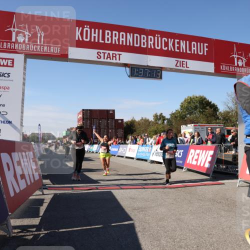 03.10.2025 - Köhlbrandbrückenlauf Lena Gebhardt http://msf.ph/oto/9072195 03.10.2025 13:37:14 Ziel 5143, 5262, 5303, 5466, 5507, 5576, 6104, 6380, 6381, 6521 meine-sportfotos.de