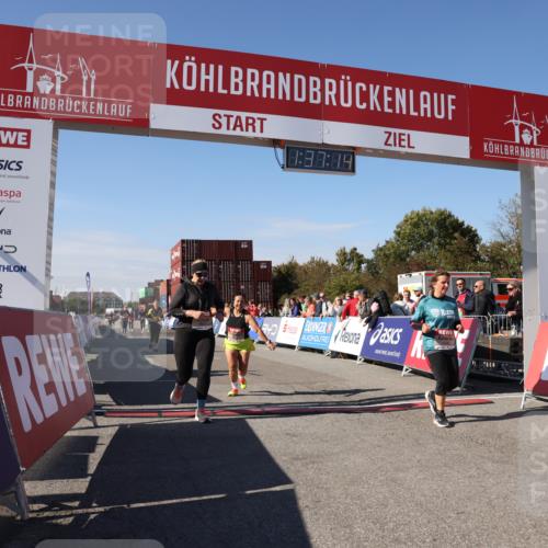 03.10.2025 - Köhlbrandbrückenlauf Lena Gebhardt http://msf.ph/oto/9072202 03.10.2025 13:37:14 Ziel 5143, 5262, 5303, 5466, 5507, 5576, 6104, 6380, 6381, 6521 meine-sportfotos.de