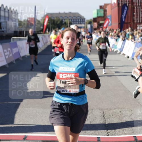 03.10.2025 - Köhlbrandbrückenlauf Jannik Wohlers http://msf.ph/oto/9072211 03.10.2025 13:15:34 Ziel 4031, 4267, 4399, 4421, 4577, 4678, 4704, 4797, 4803, 4871, 4958, 4962, 5309, 5942, 6019, 6535, 6772 meine-sportfotos.de