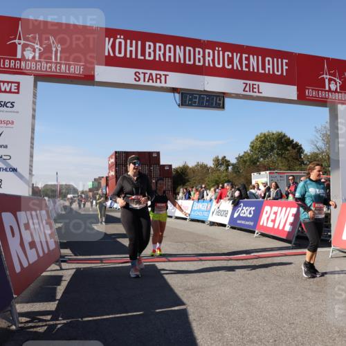 03.10.2025 - Köhlbrandbrückenlauf Lena Gebhardt http://msf.ph/oto/9072220 03.10.2025 13:37:15 Ziel 5143, 5262, 5303, 5466, 5507, 5576, 6104, 6380, 6381, 6521 meine-sportfotos.de
