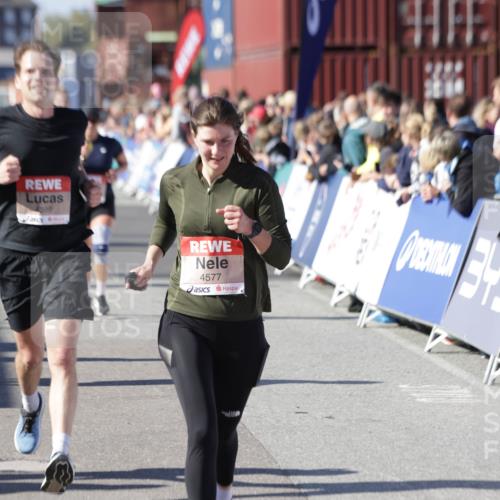 03.10.2025 - Köhlbrandbrückenlauf Jannik Wohlers http://msf.ph/oto/9072229 03.10.2025 13:15:36 Ziel 4031, 4210, 4267, 4399, 4421, 4577, 4604, 4678, 4704, 4797, 4803, 4871, 4958, 4962, 5309, 5768, 5942, 6019, 6535, 6772 meine-sportfotos.de