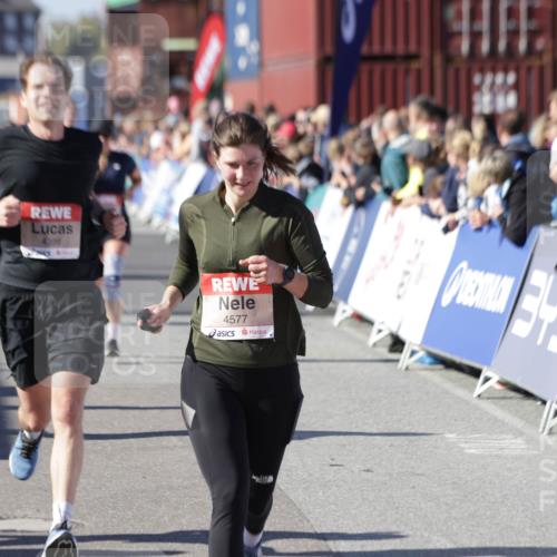 03.10.2025 - Köhlbrandbrückenlauf Jannik Wohlers http://msf.ph/oto/9072237 03.10.2025 13:15:36 Ziel 4031, 4210, 4267, 4399, 4421, 4577, 4604, 4678, 4704, 4797, 4803, 4871, 4958, 4962, 5309, 5768, 5942, 6019, 6535, 6772 meine-sportfotos.de