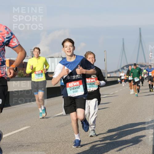 03.10.2025 - Köhlbrandbrückenlauf Jannik Wohlers http://msf.ph/oto/9072240 03.10.2025 09:50:01 Position 3 1039, 1111, 3196, 1173 meine-sportfotos.de