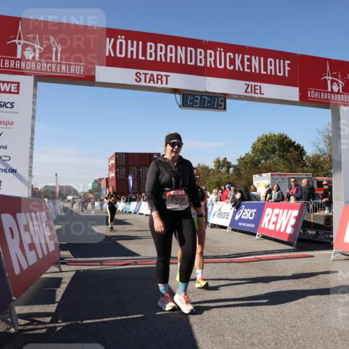 03.10.2025 - Köhlbrandbrückenlauf Lena Gebhardt http://msf.ph/oto/9072270 03.10.2025 13:37:16 Ziel 5143, 5262, 5303, 5466, 5507, 5576, 6104, 6380, 6381, 6521 meine-sportfotos.de