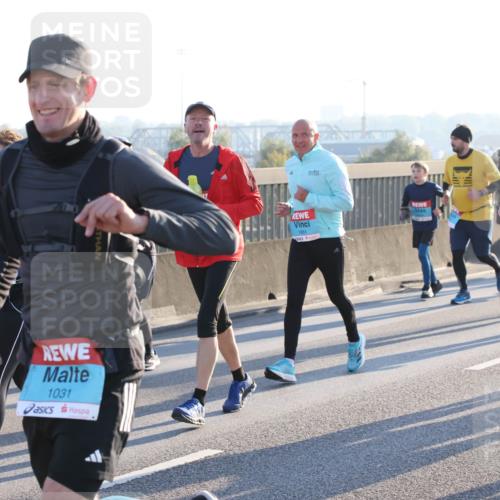 03.10.2025 - Köhlbrandbrückenlauf Lena Gebhardt http://msf.ph/oto/9072275 03.10.2025 09:24:48 Position 1 1031, 1861, 1977, 2114 meine-sportfotos.de