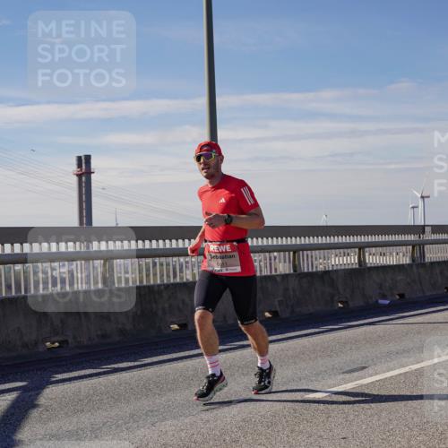 03.10.2025 - Köhlbrandbrückenlauf Michael Burmester http://msf.ph/oto/9072279 03.10.2025 12:37:22 Position 2 4083 meine-sportfotos.de