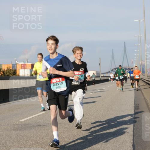 03.10.2025 - Köhlbrandbrückenlauf Jannik Wohlers http://msf.ph/oto/9072285 03.10.2025 09:50:02 Position 3 3196 meine-sportfotos.de