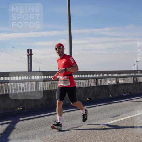 03.10.2025 - Köhlbrandbrückenlauf Michael Burmester http://msf.ph/oto/9072287 03.10.2025 12:37:23 Position 2 6611, 4083 meine-sportfotos.de