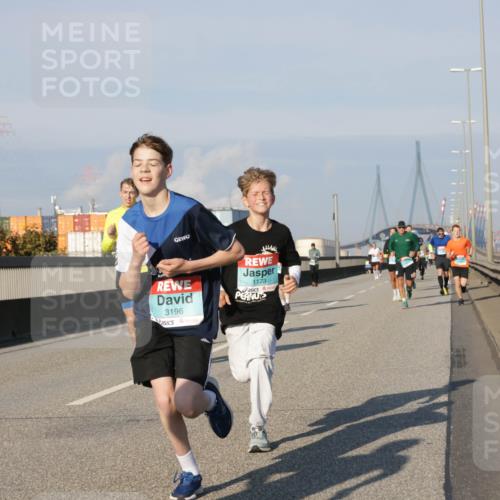 03.10.2025 - Köhlbrandbrückenlauf Jannik Wohlers http://msf.ph/oto/9072294 03.10.2025 09:50:02 Position 3 3196, 1173 meine-sportfotos.de