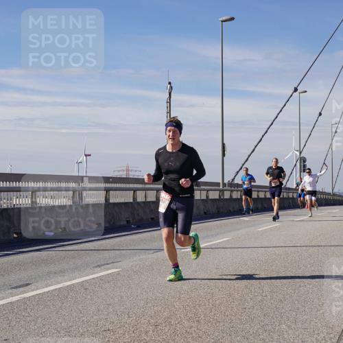 03.10.2025 - Köhlbrandbrückenlauf Michael Burmester http://msf.ph/oto/9072299 03.10.2025 12:37:24 Position 2  meine-sportfotos.de