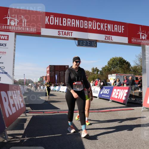 03.10.2025 - Köhlbrandbrückenlauf Lena Gebhardt http://msf.ph/oto/9072305 03.10.2025 13:37:16 Ziel 5143, 5262, 5303, 5466, 5507, 5576, 6104, 6380, 6381, 6521 meine-sportfotos.de