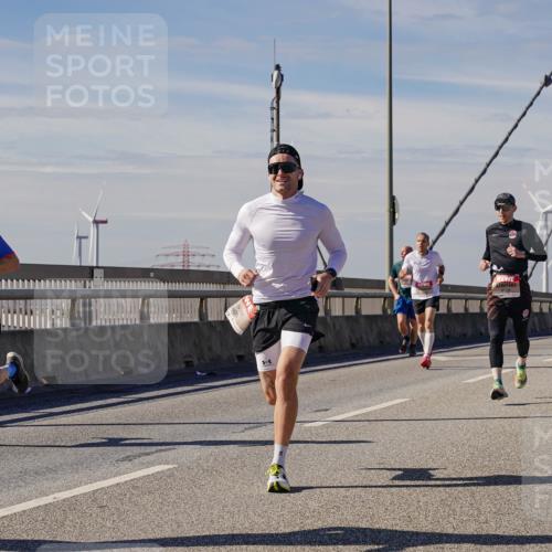 03.10.2025 - Köhlbrandbrückenlauf Michael Burmester http://msf.ph/oto/9072348 03.10.2025 12:37:29 Position 2  meine-sportfotos.de
