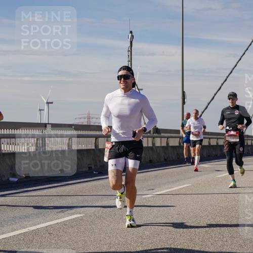 03.10.2025 - Köhlbrandbrückenlauf Michael Burmester http://msf.ph/oto/9072363 03.10.2025 12:37:29 Position 2 5091 meine-sportfotos.de