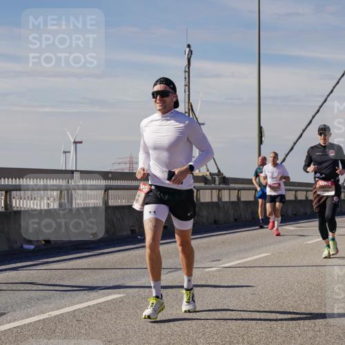 03.10.2025 - Köhlbrandbrückenlauf Michael Burmester http://msf.ph/oto/9072370 03.10.2025 12:37:30 Position 2 5091, 2 meine-sportfotos.de