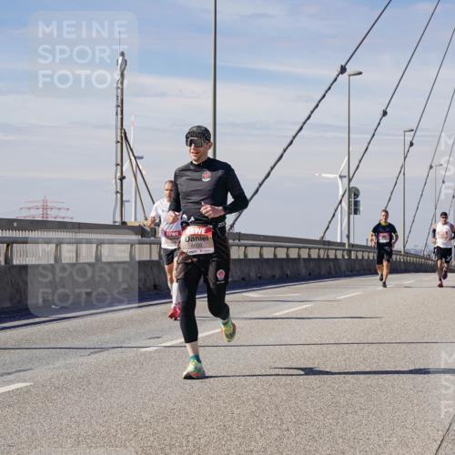 03.10.2025 - Köhlbrandbrückenlauf Michael Burmester http://msf.ph/oto/9072400 03.10.2025 12:37:31 Position 2  meine-sportfotos.de