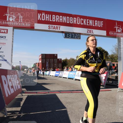 03.10.2025 - Köhlbrandbrückenlauf Lena Gebhardt http://msf.ph/oto/9072419 03.10.2025 13:37:20 Ziel 5143, 5190, 5241, 5262, 5303, 5466, 5554, 5576, 6000, 6521 meine-sportfotos.de