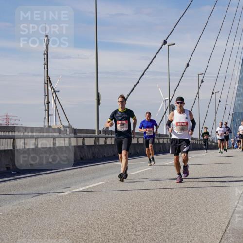 03.10.2025 - Köhlbrandbrückenlauf Michael Burmester http://msf.ph/oto/9072429 03.10.2025 12:37:36 Position 2  meine-sportfotos.de