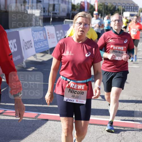 03.10.2025 - Köhlbrandbrückenlauf Jannik Wohlers http://msf.ph/oto/9072434 03.10.2025 13:15:40 Ziel 4210, 4267, 4399, 4421, 4577, 4604, 4678, 4704, 4797, 4803, 4871, 4885, 4958, 4962, 5768, 5800, 5942, 6019, 6112 meine-sportfotos.de