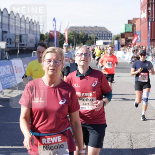 03.10.2025 - Köhlbrandbrückenlauf Jannik Wohlers http://msf.ph/oto/9072439 03.10.2025 13:15:40 Ziel 4210, 4267, 4399, 4421, 4577, 4604, 4678, 4704, 4797, 4803, 4871, 4885, 4958, 4962, 5768, 5800, 5942, 6019, 6112 meine-sportfotos.de