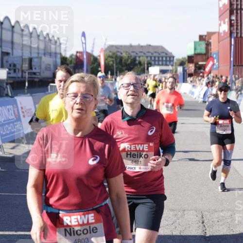 03.10.2025 - Köhlbrandbrückenlauf Jannik Wohlers http://msf.ph/oto/9072444 03.10.2025 13:15:40 Ziel 4210, 4267, 4399, 4421, 4577, 4604, 4678, 4704, 4797, 4803, 4871, 4885, 4958, 4962, 5768, 5800, 5942, 6019, 6112 meine-sportfotos.de