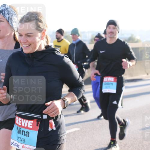 03.10.2025 - Köhlbrandbrückenlauf Lena Gebhardt http://msf.ph/oto/9072446 03.10.2025 09:24:50 Position 1 2349 meine-sportfotos.de