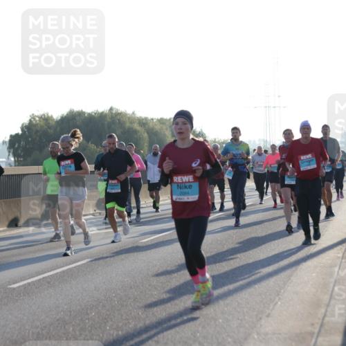 03.10.2025 - Köhlbrandbrückenlauf Jannik Wohlers http://msf.ph/oto/9072454 03.10.2025 09:18:11 Position 3 2084 meine-sportfotos.de