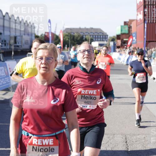 03.10.2025 - Köhlbrandbrückenlauf Jannik Wohlers http://msf.ph/oto/9072458 03.10.2025 13:15:41 Ziel 4210, 4399, 4421, 4577, 4604, 4678, 4704, 4797, 4803, 4871, 4885, 4958, 5768, 5800, 5801, 5942, 6019, 6112 meine-sportfotos.de