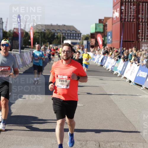 03.10.2025 - Köhlbrandbrückenlauf Jannik Wohlers http://msf.ph/oto/9072482 03.10.2025 13:15:43 Ziel 4210, 4399, 4421, 4577, 4604, 4678, 4704, 4797, 4803, 4871, 4885, 5768, 5800, 5801, 5942, 6112, 6536 meine-sportfotos.de