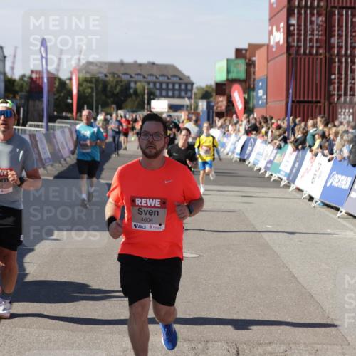 03.10.2025 - Köhlbrandbrückenlauf Jannik Wohlers http://msf.ph/oto/9072499 03.10.2025 13:15:43 Ziel 4210, 4399, 4421, 4577, 4604, 4678, 4704, 4797, 4803, 4871, 4885, 5768, 5800, 5801, 5942, 6112, 6536 meine-sportfotos.de