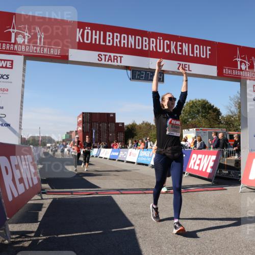 03.10.2025 - Köhlbrandbrückenlauf Lena Gebhardt http://msf.ph/oto/9072502 03.10.2025 13:37:24 Ziel 5143, 5190, 5241, 5554, 5576, 6000 meine-sportfotos.de