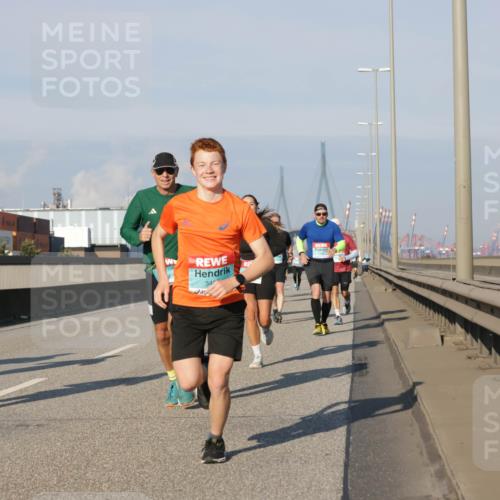 03.10.2025 - Köhlbrandbrückenlauf Jannik Wohlers http://msf.ph/oto/9072508 03.10.2025 09:50:08 Position 3 34 meine-sportfotos.de