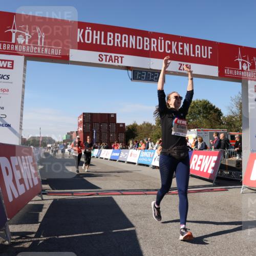 03.10.2025 - Köhlbrandbrückenlauf Lena Gebhardt http://msf.ph/oto/9072516 03.10.2025 13:37:24 Ziel 5143, 5190, 5241, 5554, 5576, 6000 meine-sportfotos.de