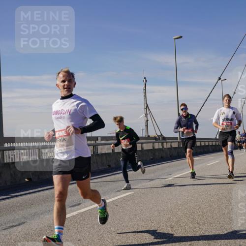 03.10.2025 - Köhlbrandbrückenlauf Michael Burmester http://msf.ph/oto/9072525 03.10.2025 12:37:46 Position 2 25, 4084 meine-sportfotos.de