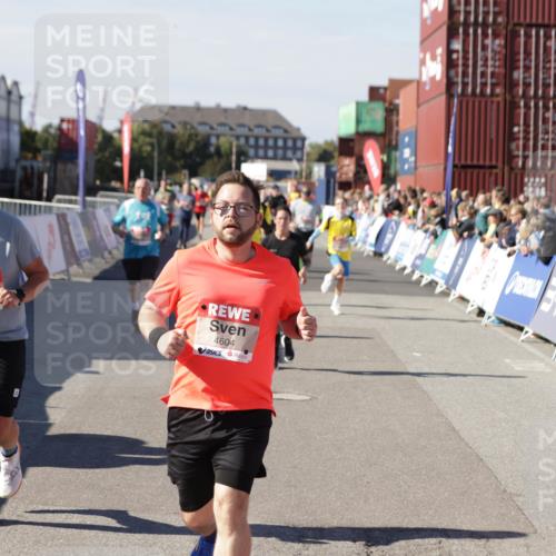 03.10.2025 - Köhlbrandbrückenlauf Jannik Wohlers http://msf.ph/oto/9072534 03.10.2025 13:15:43 Ziel 4210, 4399, 4421, 4577, 4604, 4678, 4704, 4797, 4803, 4871, 4885, 5768, 5800, 5801, 5942, 6112, 6536 meine-sportfotos.de