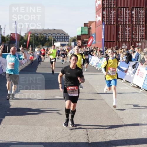 03.10.2025 - Köhlbrandbrückenlauf Jannik Wohlers http://msf.ph/oto/9072543 03.10.2025 13:15:45 Ziel 4210, 4399, 4421, 4577, 4604, 4678, 4704, 4803, 4885, 5768, 5800, 5801, 5942, 6112, 6301, 6445, 6536 meine-sportfotos.de