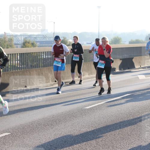 03.10.2025 - Köhlbrandbrückenlauf Lena Gebhardt http://msf.ph/oto/9072547 03.10.2025 09:24:51 Position 1 2413, 2315 meine-sportfotos.de