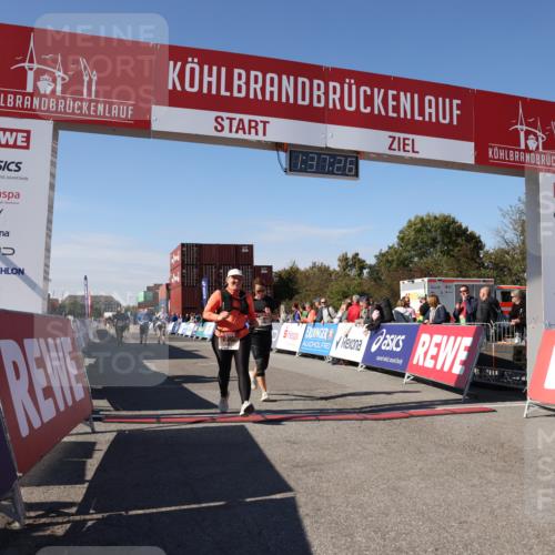 03.10.2025 - Köhlbrandbrückenlauf Lena Gebhardt http://msf.ph/oto/9072555 03.10.2025 13:37:26 Ziel 5143, 5190, 5241, 5550, 5551, 5554, 6000, 6133 meine-sportfotos.de